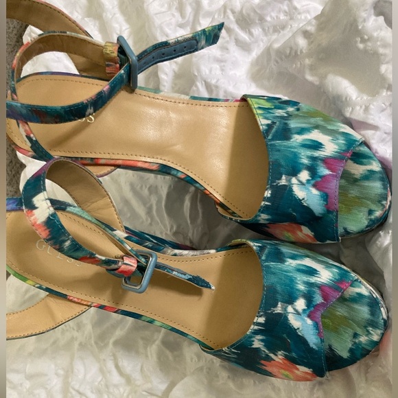 GUESS Taraji pattern wedge sandals - Picture 3 of 4